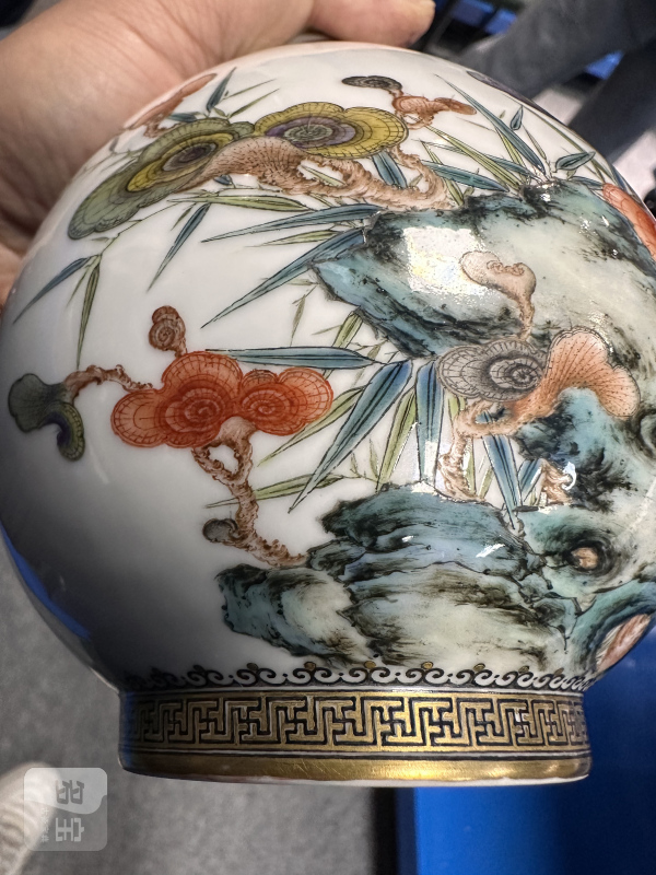 民国 珐琅彩福至心灵图瓶 - 图10